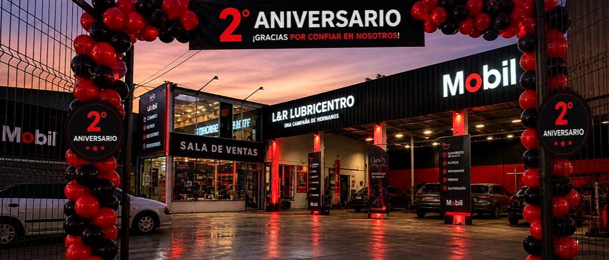LYR Lubricentro — frontis del local en su 2° aniversario