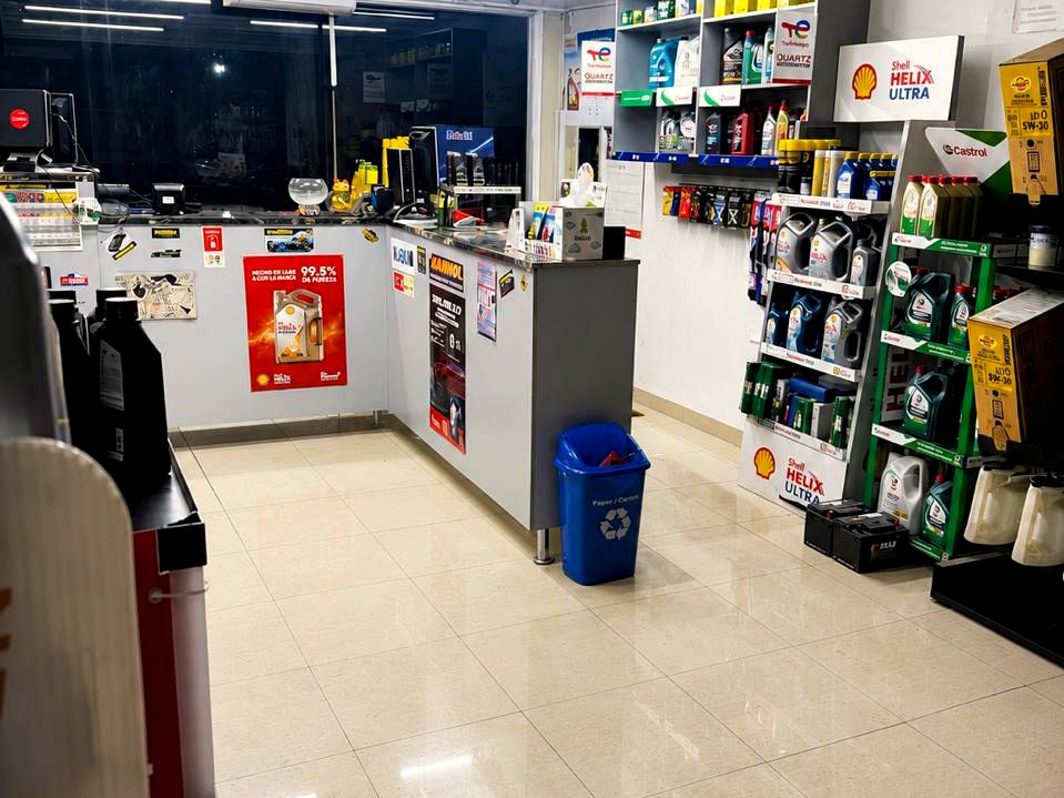 Sala de ventas LYR Lubricentro